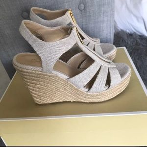 Nib* Michael Kors size 7 Berkley wedge